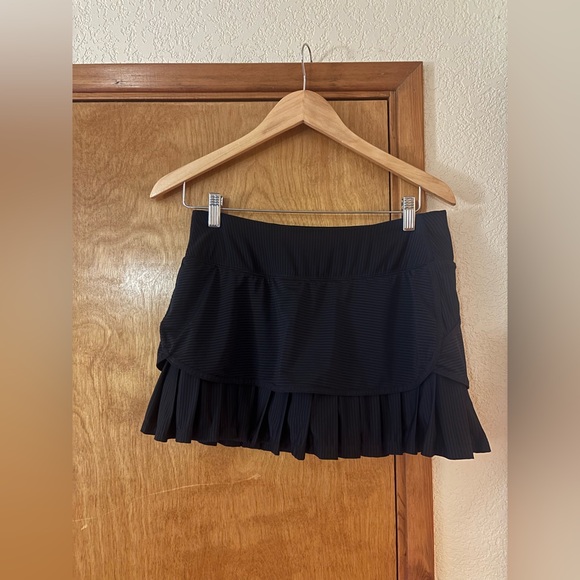 Athleta Small Black Mini Workout Skirt With Built In Shorts - Picture 2 of 11